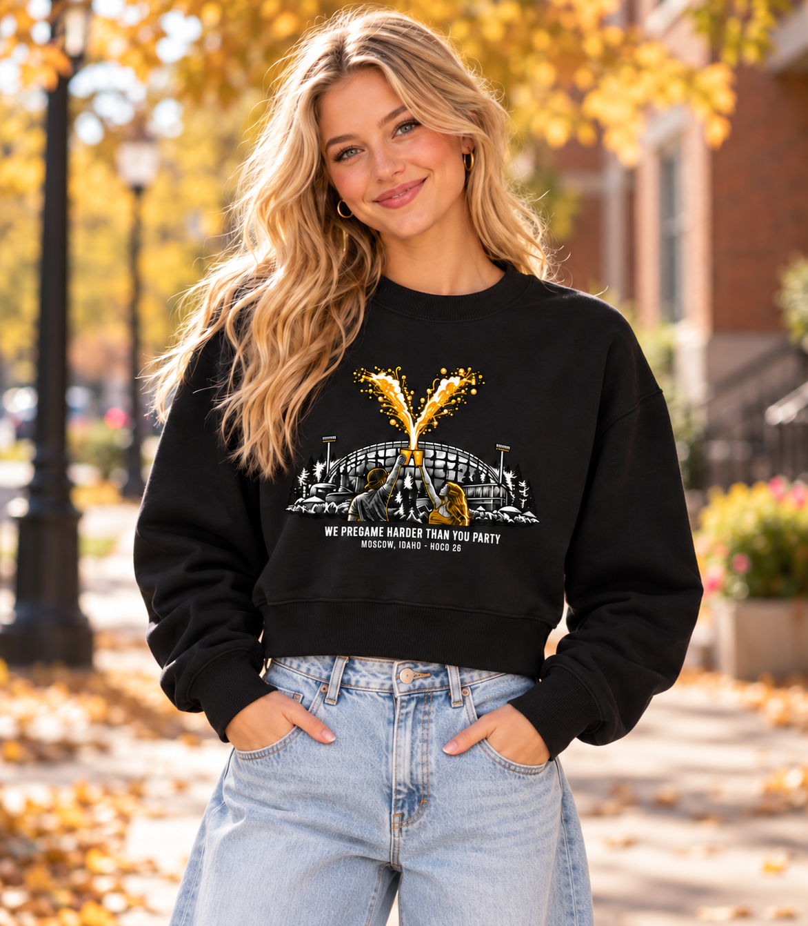 Pregame - District Women’s Fleece Cropped Crew